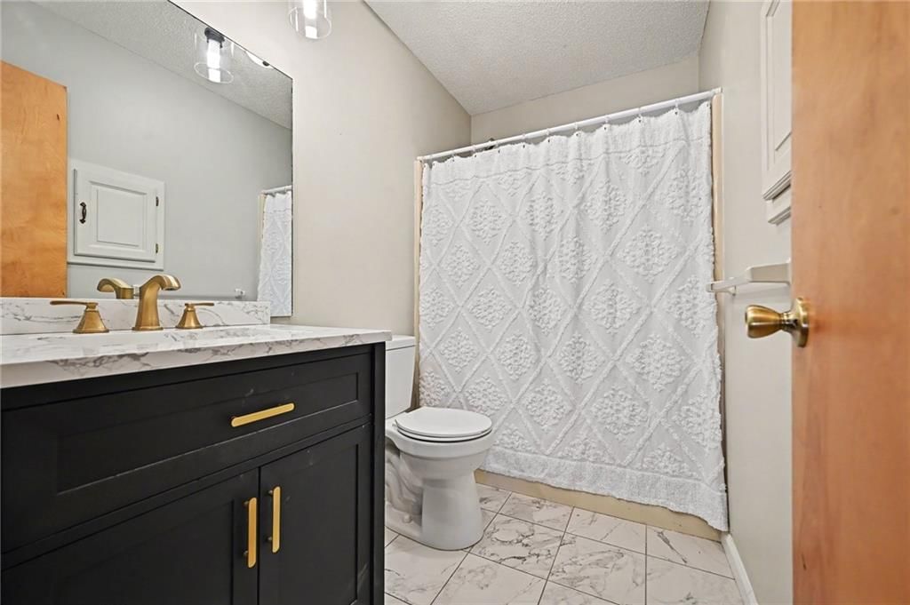 6530 N Revere Drive — photo 18