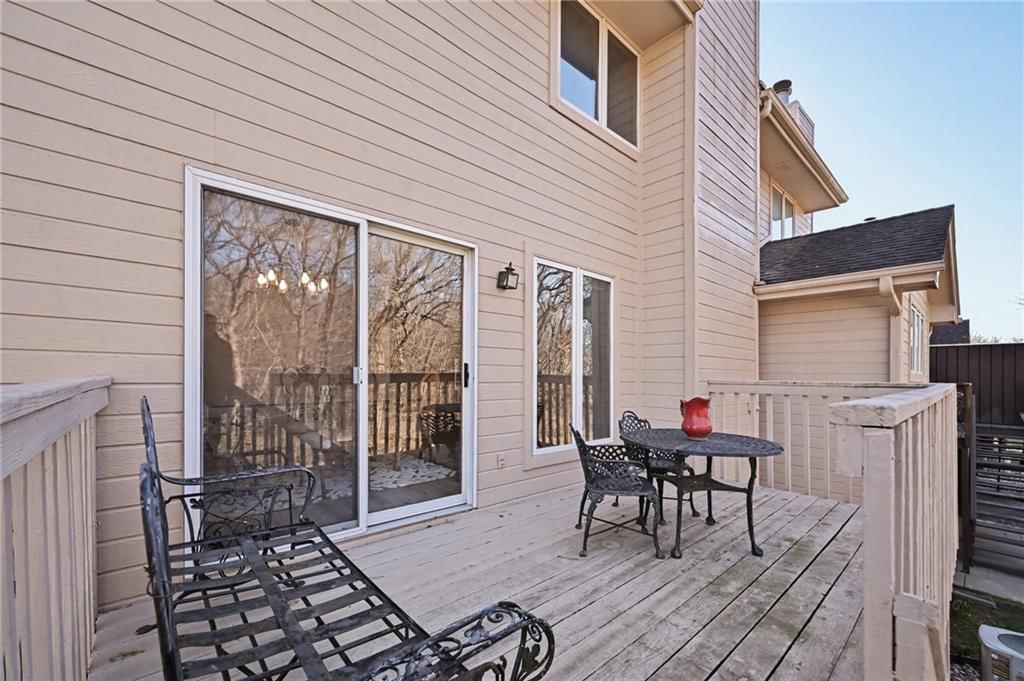 6530 N Revere Drive — photo 22