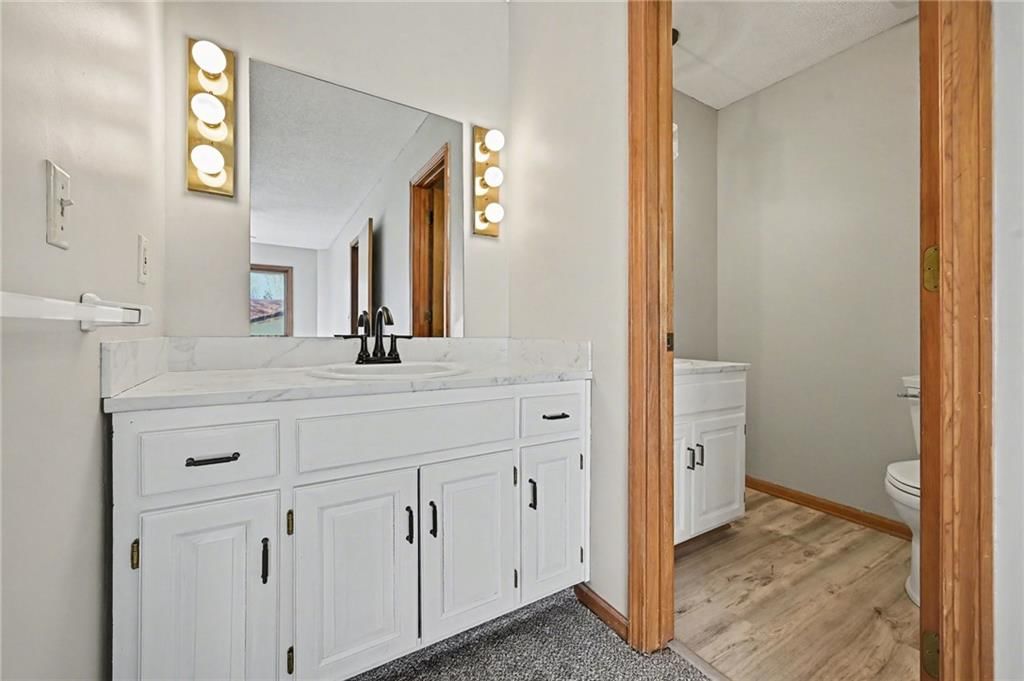 6530 N Revere Drive — photo 29