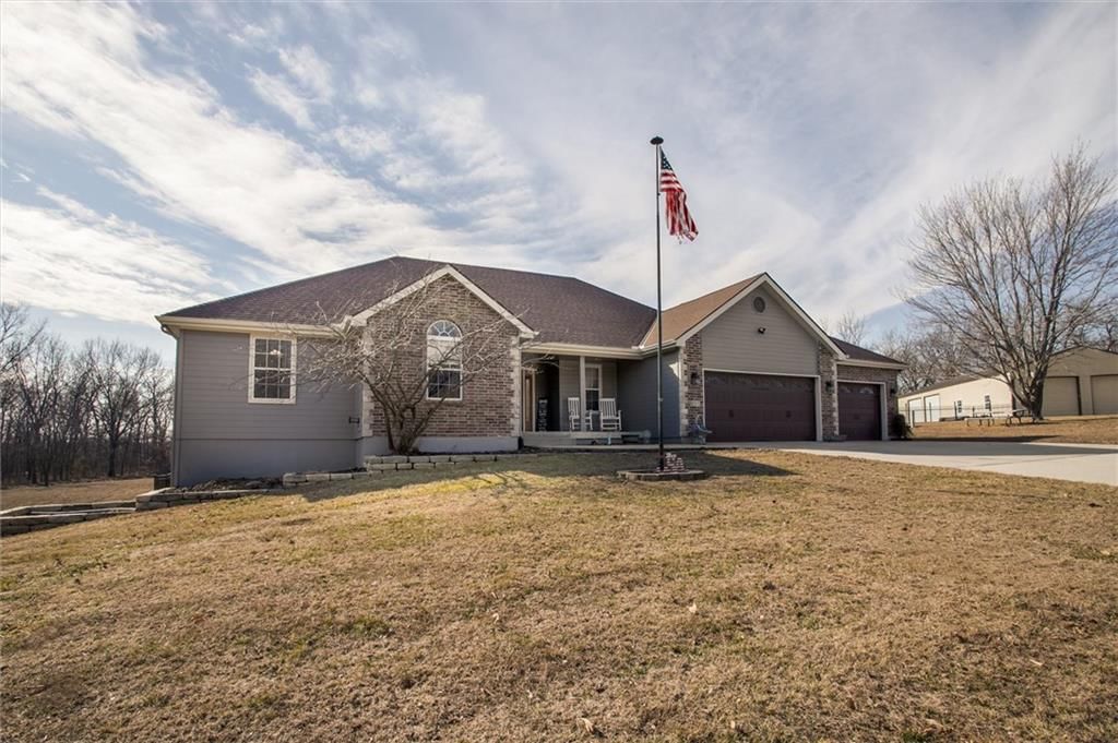 601 Hickory Hills Drive — photo 2