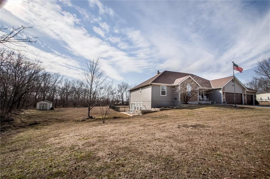 601 Hickory Hills Drive — photo 3