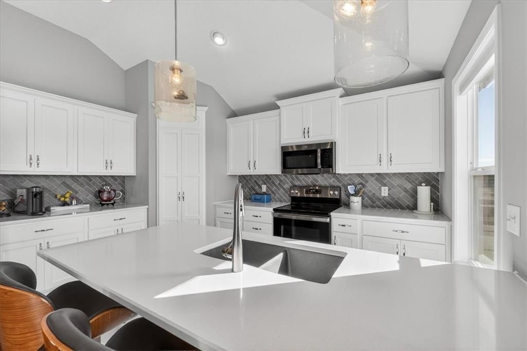 1486 N 162nd Court — photo 3