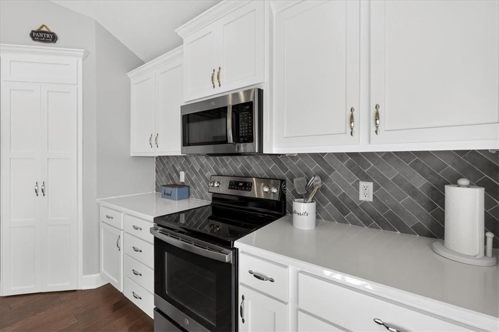 1486 N 162nd Court — photo 9