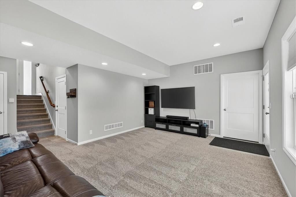 1486 N 162nd Court — photo 35