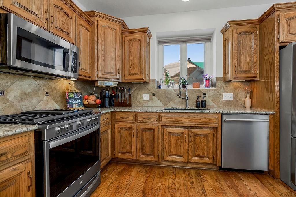 521 SE Asheville Drive — photo 11