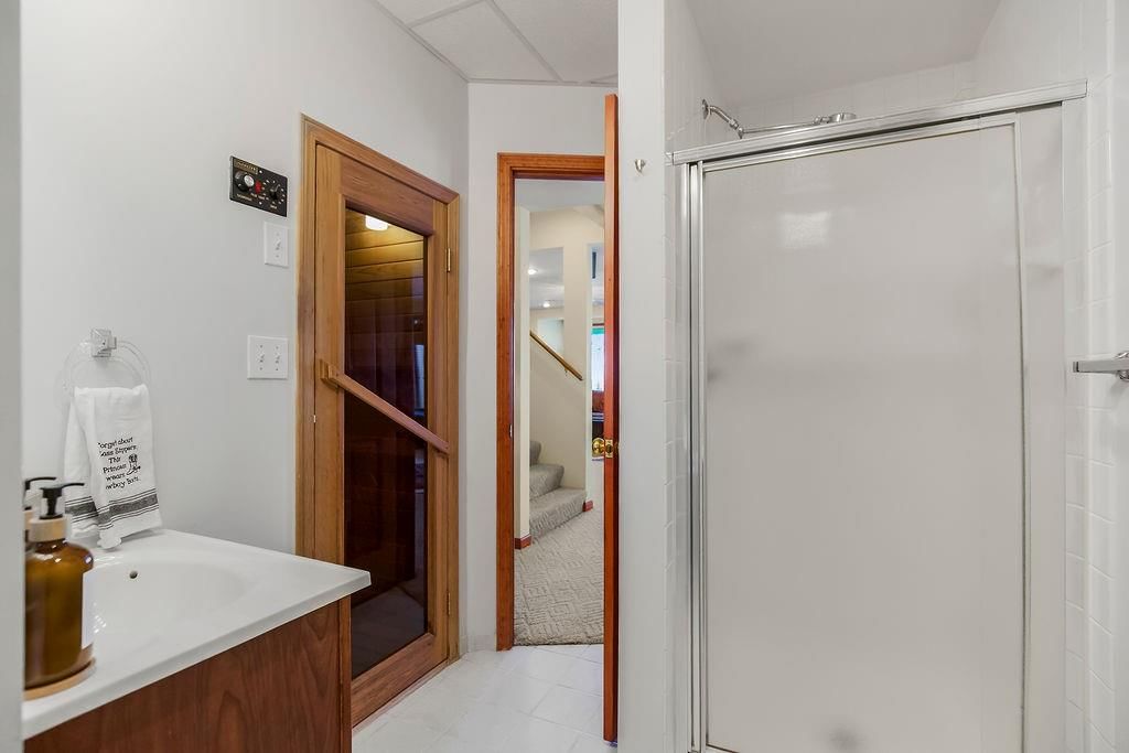 521 SE Asheville Drive — photo 15