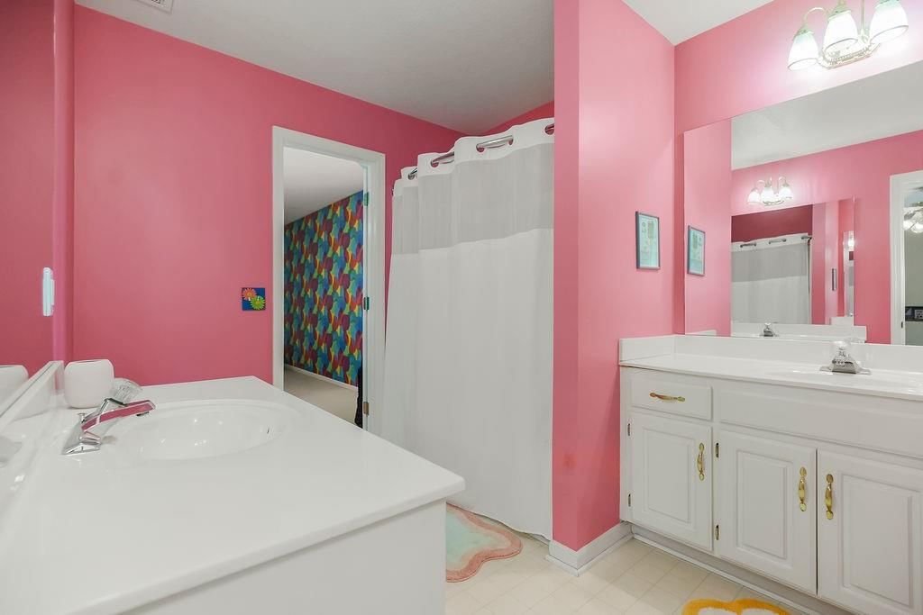 521 SE Asheville Drive — photo 23