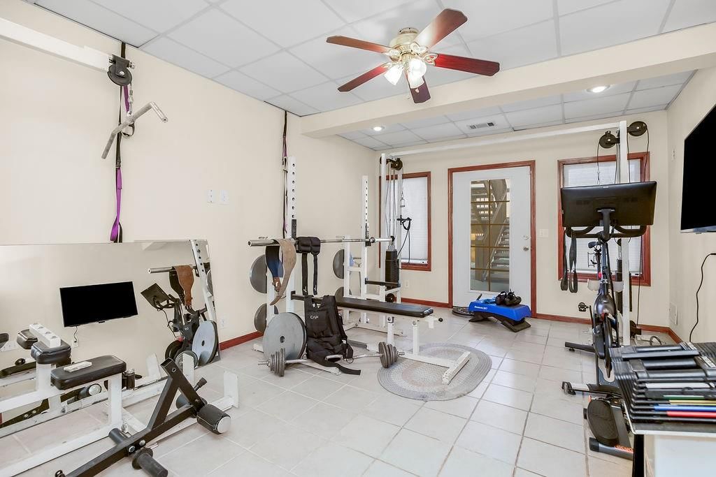 521 SE Asheville Drive — photo 30