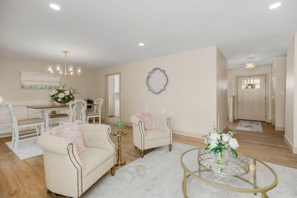 1323 W Johns Boulevard — photo 2