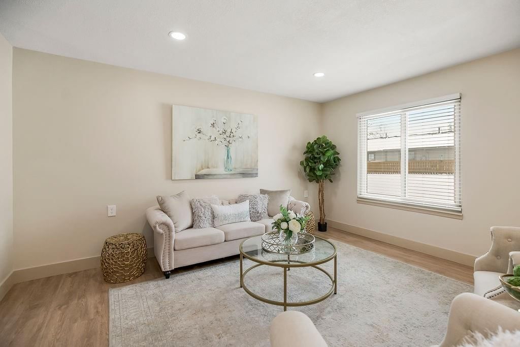 1323 W Johns Boulevard — photo 3