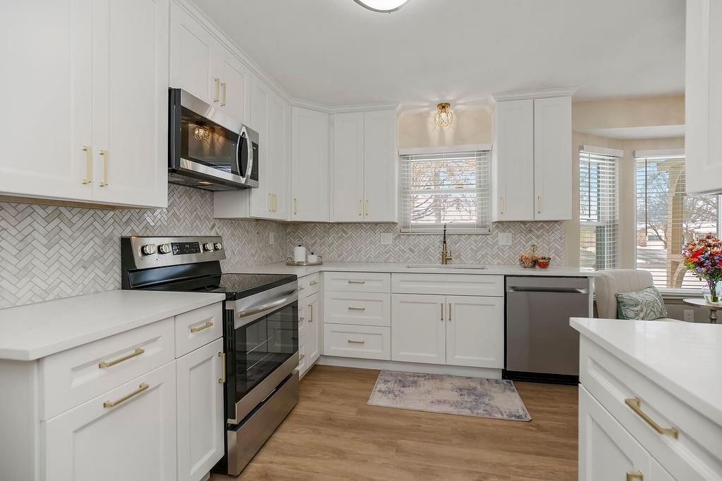 1323 W Johns Boulevard — photo 8