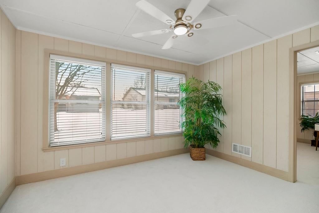 1323 W Johns Boulevard — photo 16