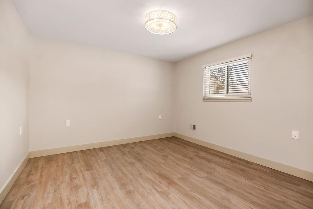 1323 W Johns Boulevard — photo 18