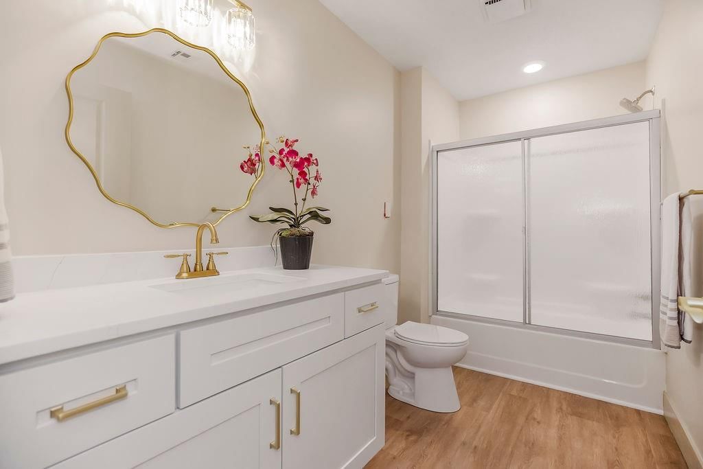 1323 W Johns Boulevard — photo 20