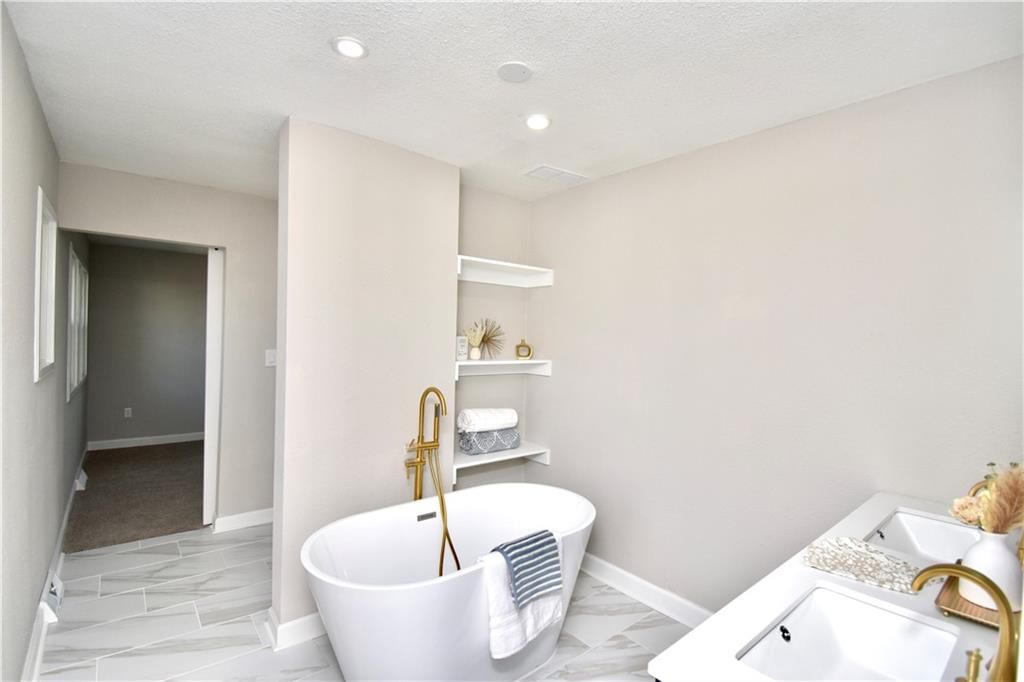 7019 W 69th Terrace — photo 27