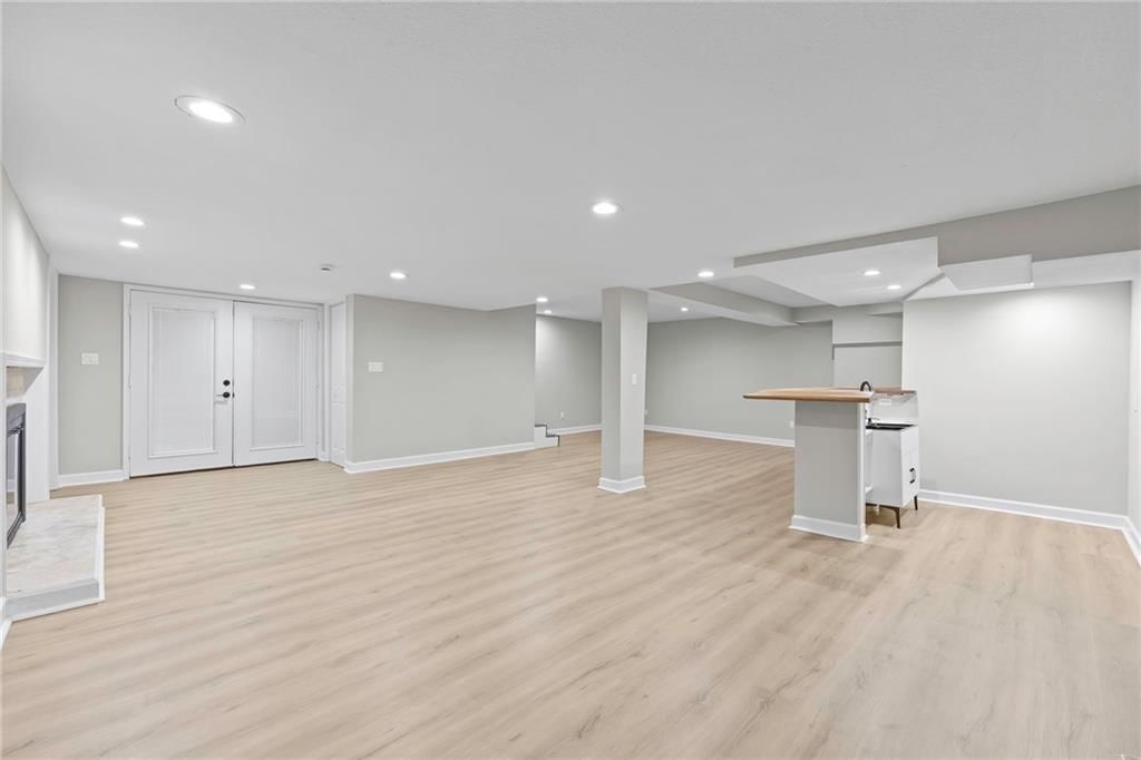 7019 W 69th Terrace — photo 40