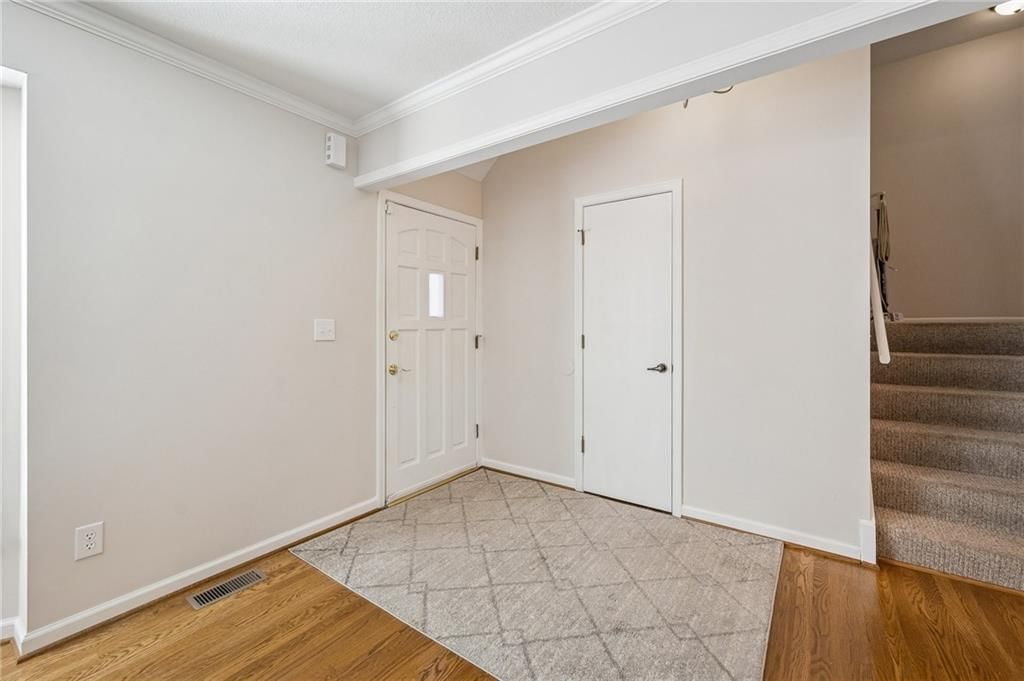 15918 W 136th Terrace — photo 3