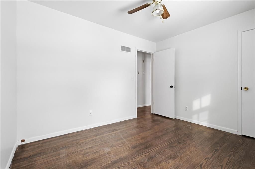 6518 Larsen Lane — photo 18
