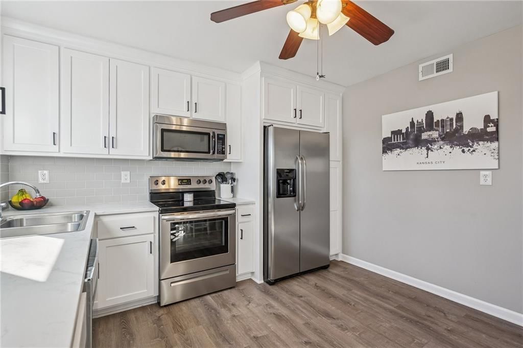 320 S Central Street — photo 17