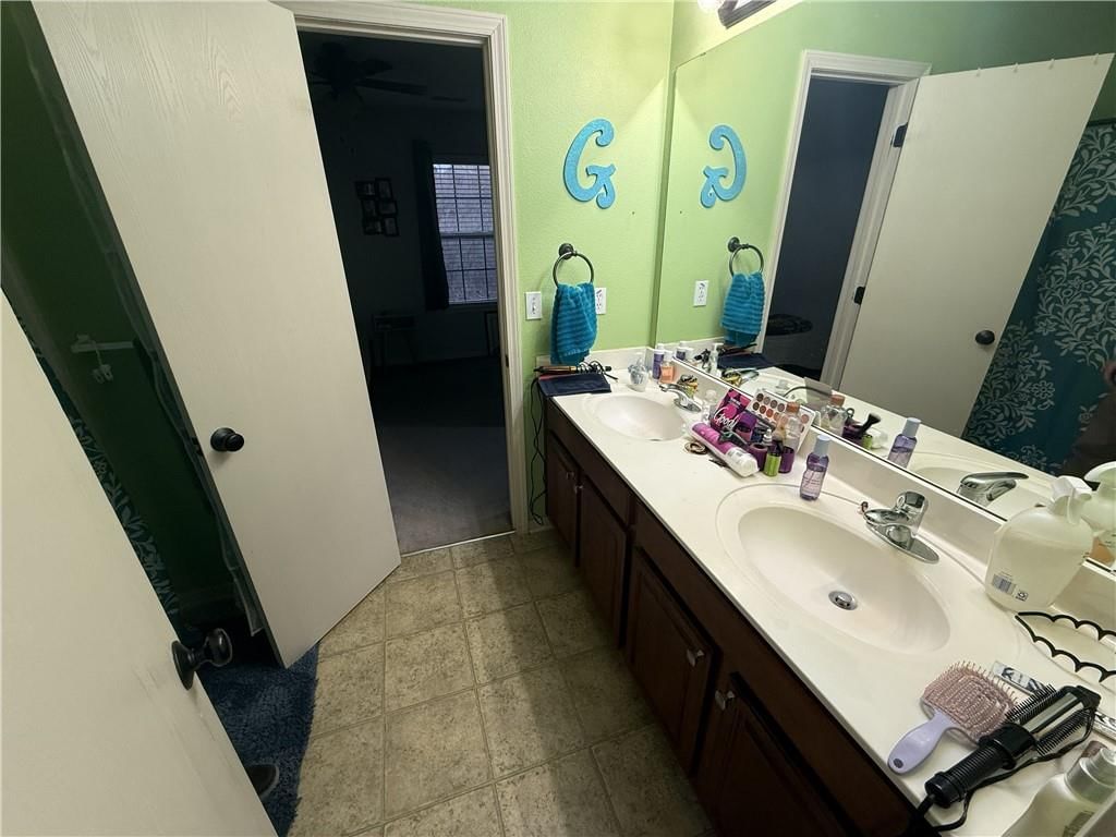 9831 N Lewis Avenue — photo 9