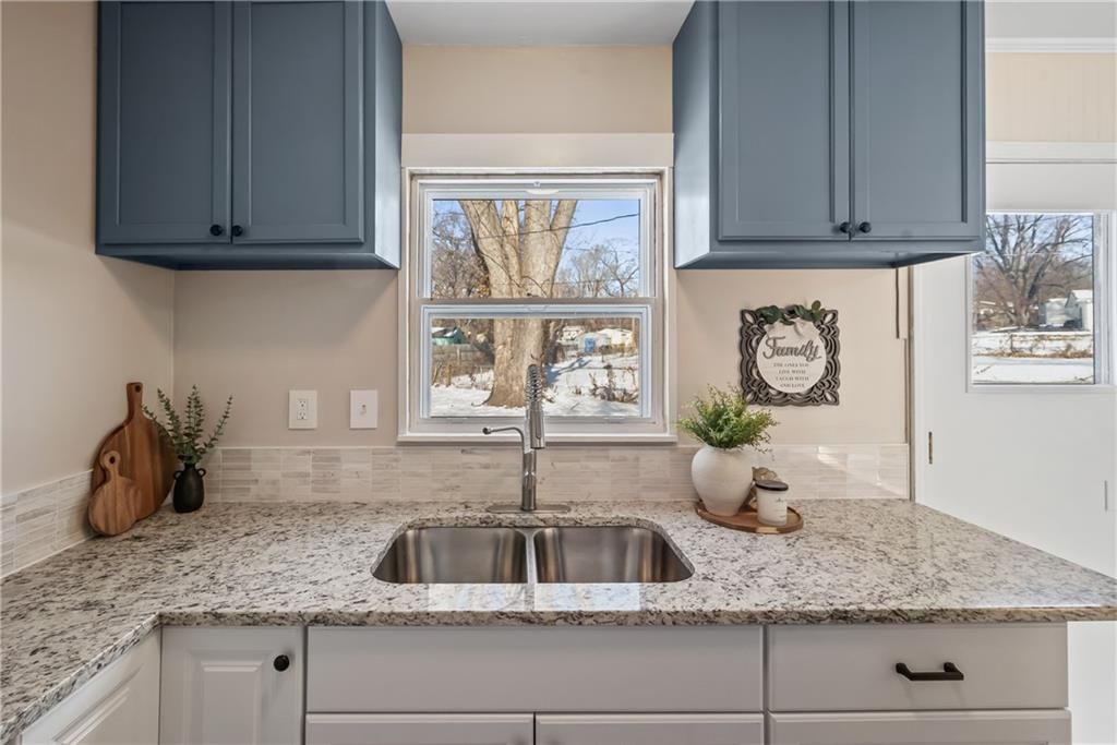 2740 S 51 Terrace — photo 9