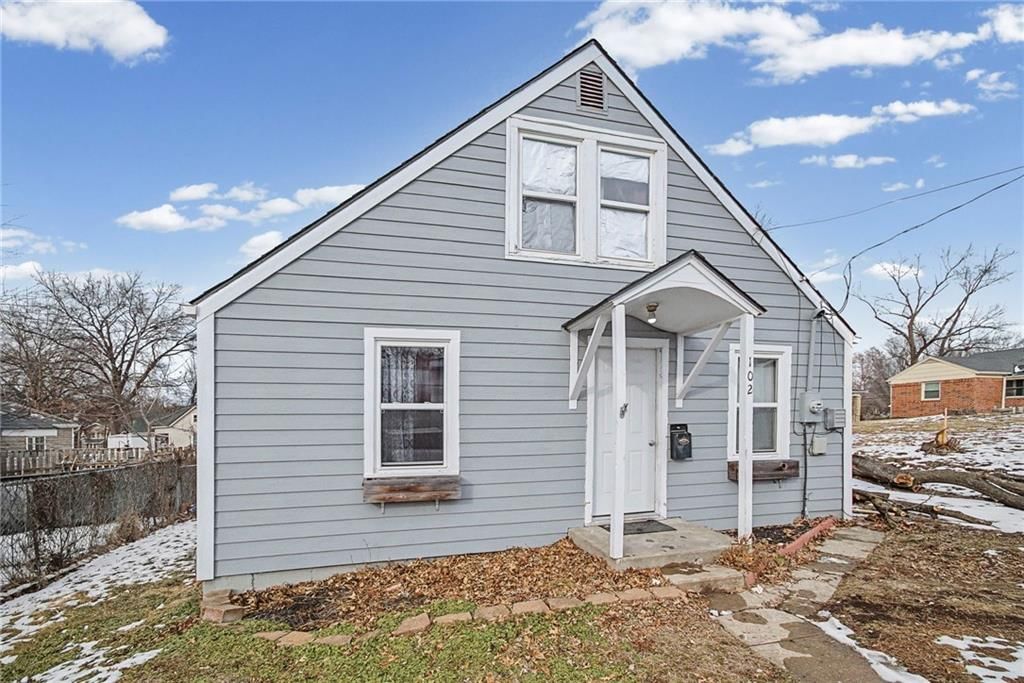 102 W Black Diamond Street — photo 2