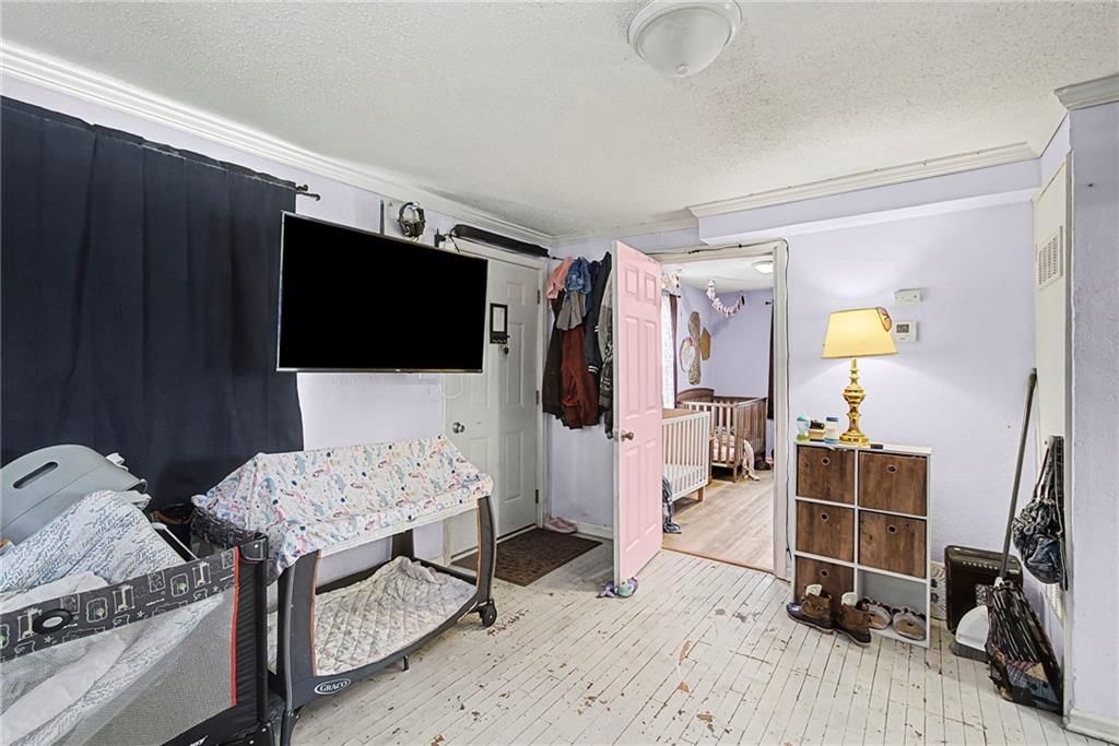 102 W Black Diamond Street — photo 4