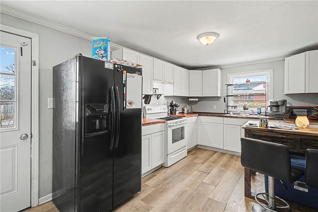 102 W Black Diamond Street — photo 6
