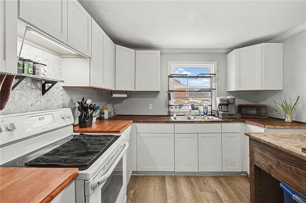 102 W Black Diamond Street — photo 7