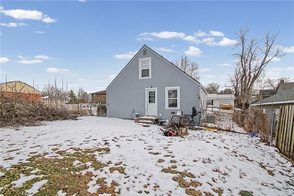 102 W Black Diamond Street — photo 15
