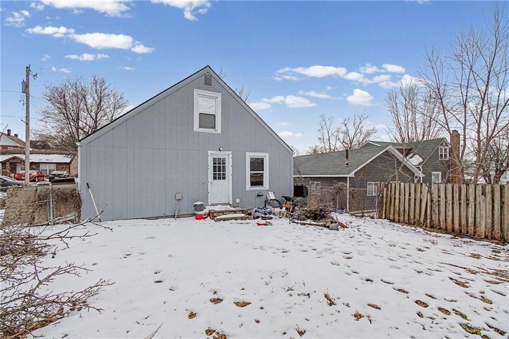 102 W Black Diamond Street — photo 16