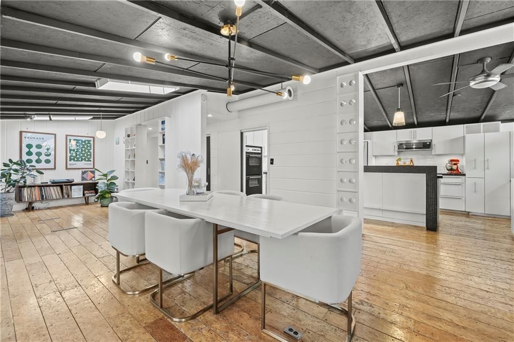 2115 W 71st Terrace — photo 3