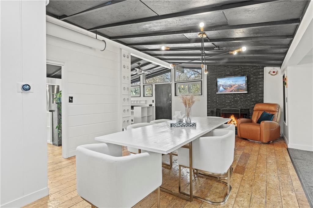 2115 W 71st Terrace — photo 4
