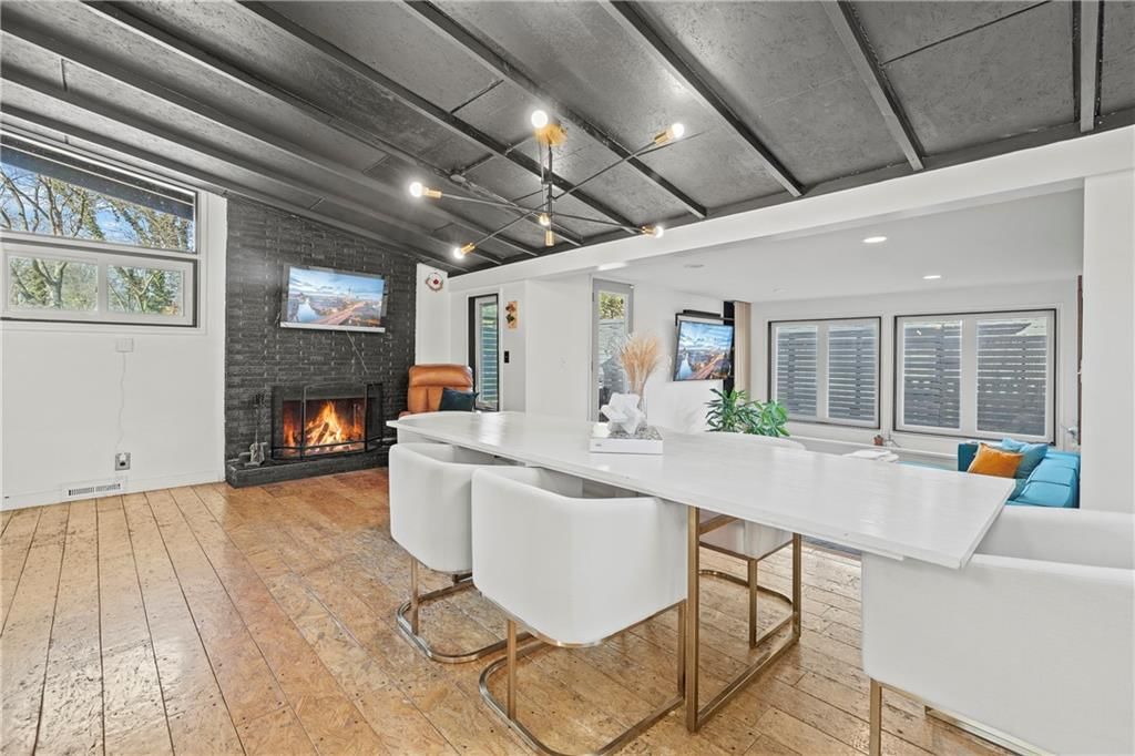 2115 W 71st Terrace — photo 5
