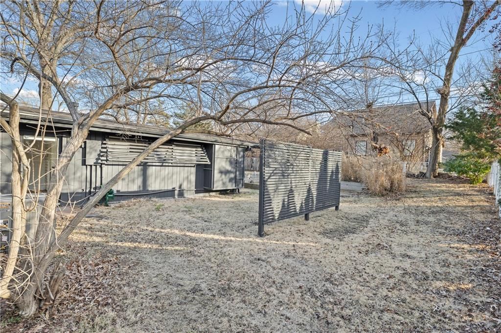 2115 W 71st Terrace — photo 34
