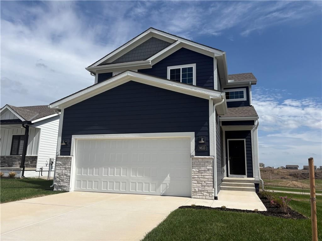 9633 N Colrain Avenue — photo 2