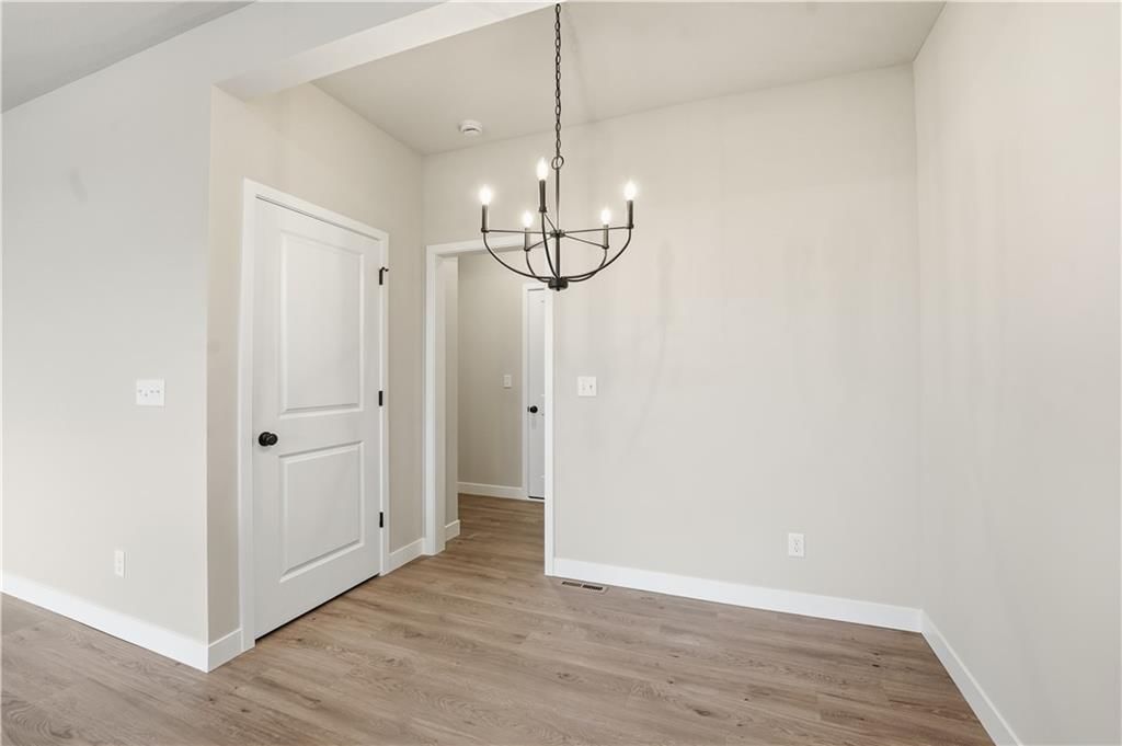 9633 N Colrain Avenue — photo 11