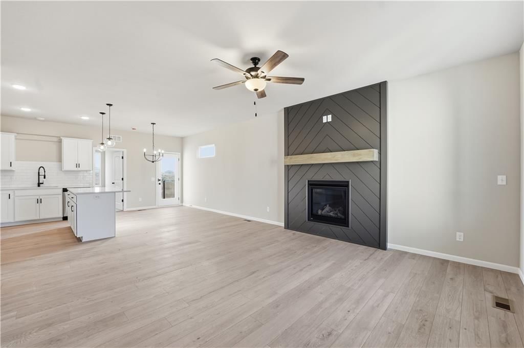 9637 N Colrain Avenue — photo 5