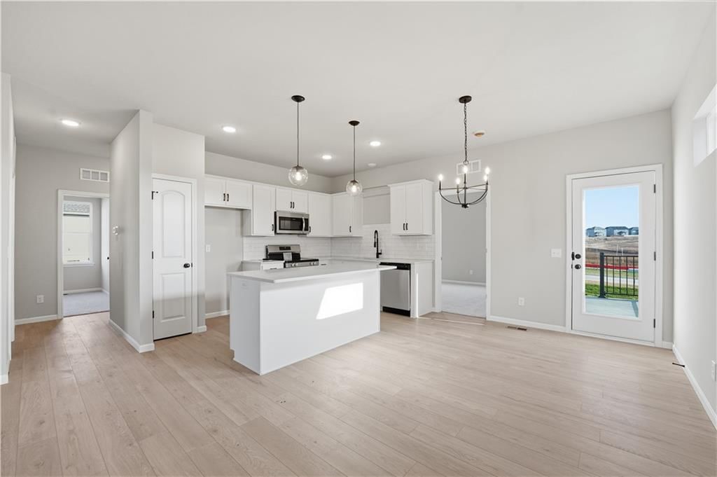 9637 N Colrain Avenue — photo 8
