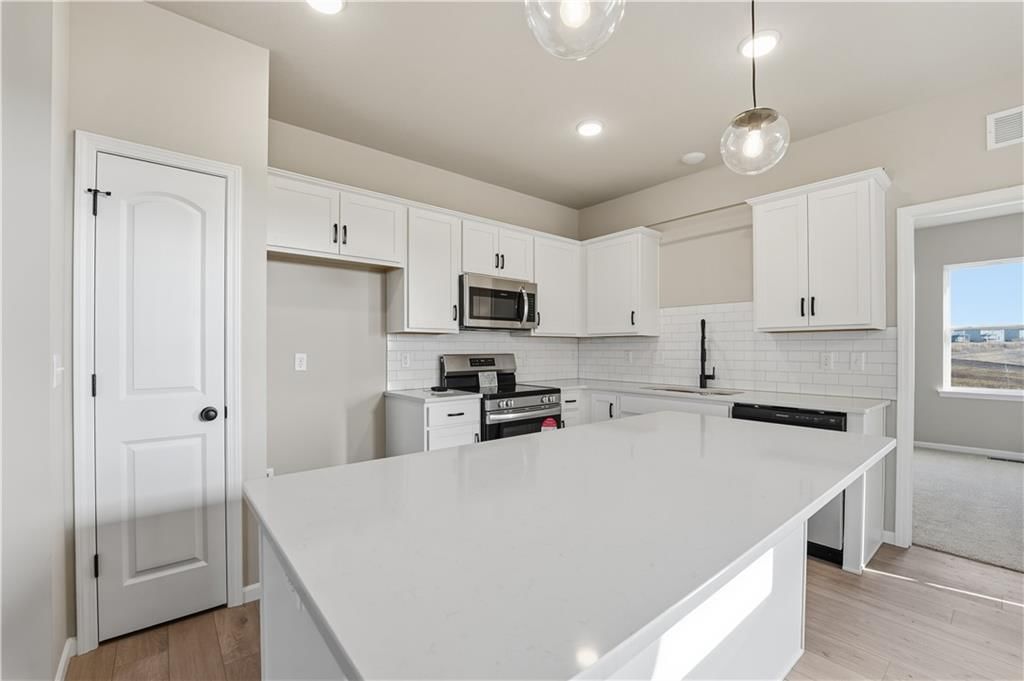 9637 N Colrain Avenue — photo 10