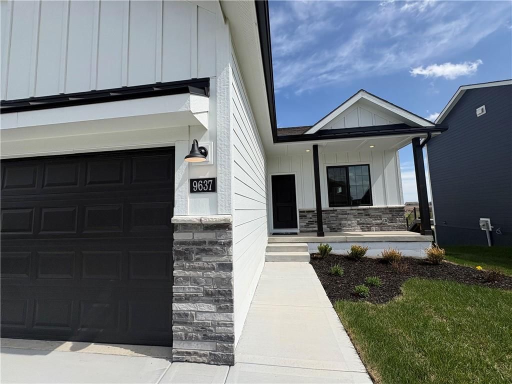 9637 N Colrain Avenue — photo 25