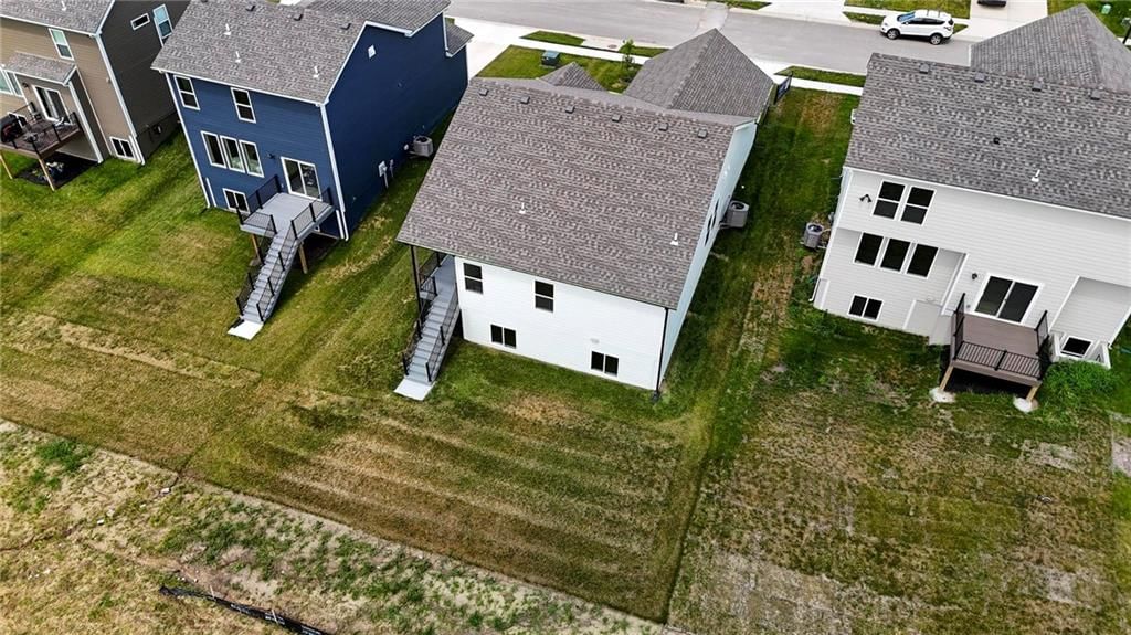 9637 N Colrain Avenue — photo 32