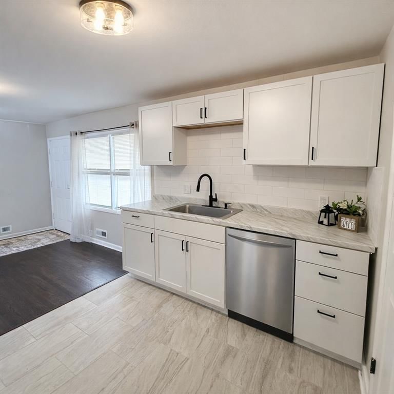 11112 Winchester Avenue — photo 3