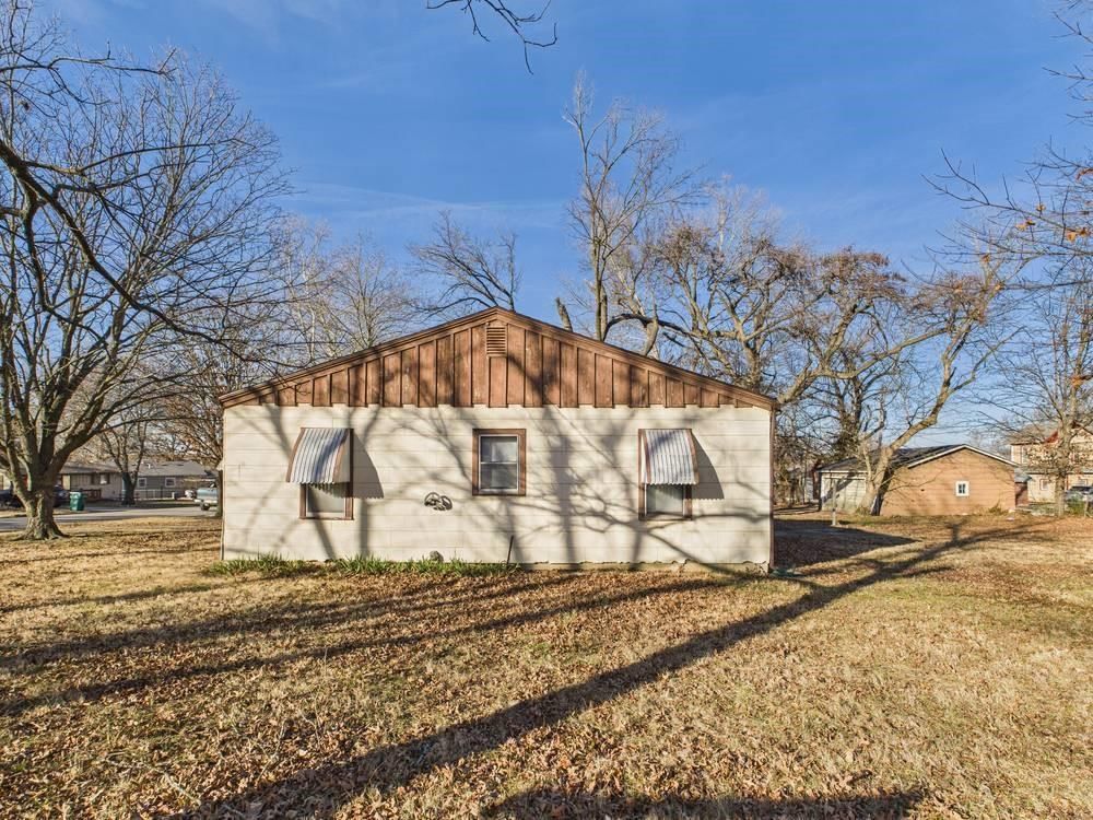 1227 S Crawford Street — photo 2