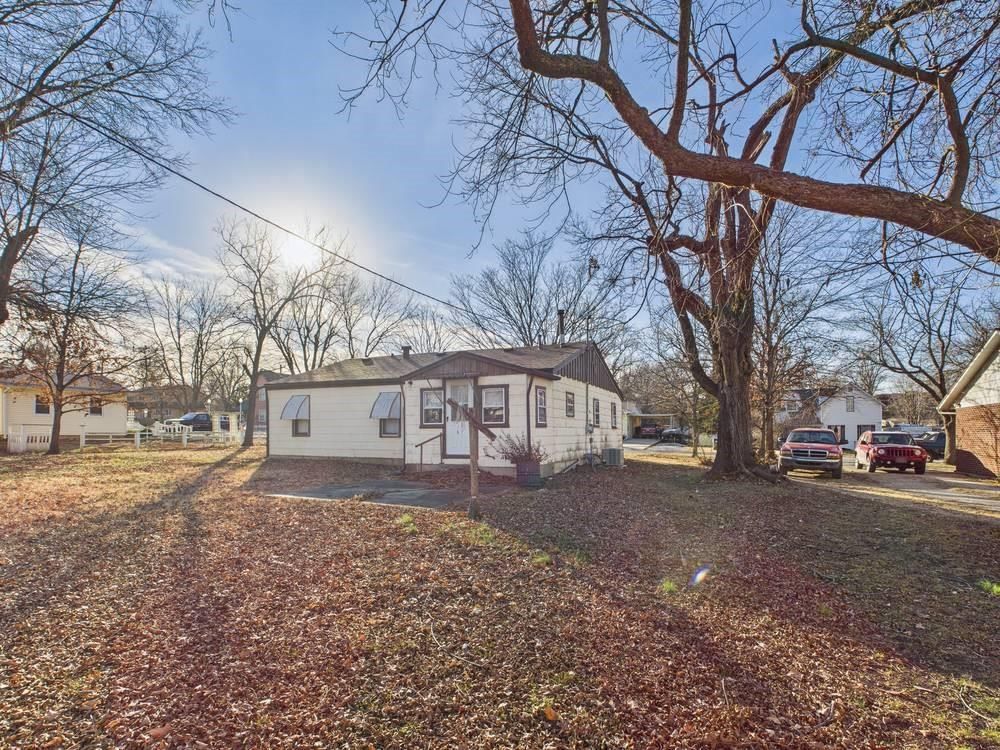 1227 S Crawford Street — photo 4