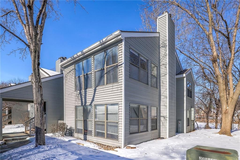8848 W 106th Terrace — photo 1