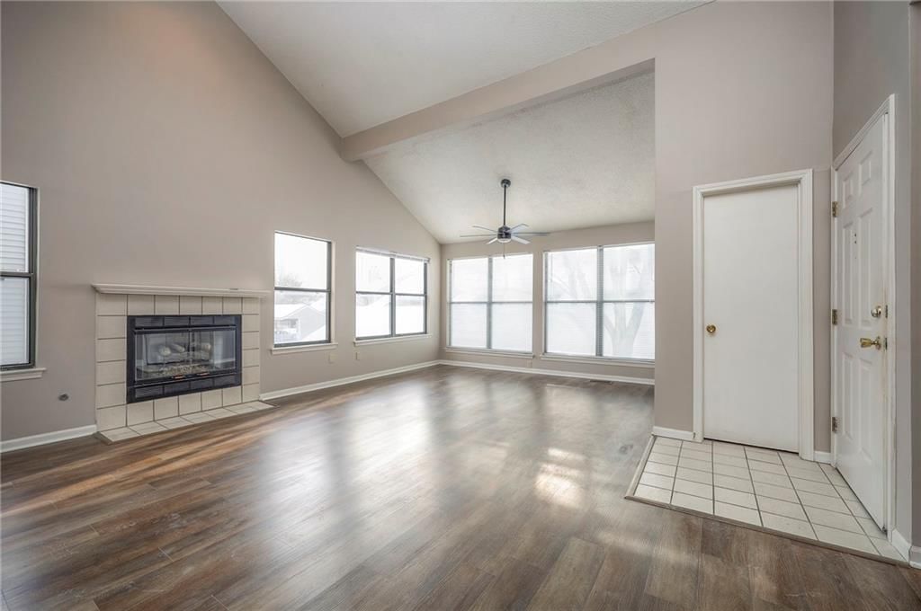 8848 W 106th Terrace — photo 3