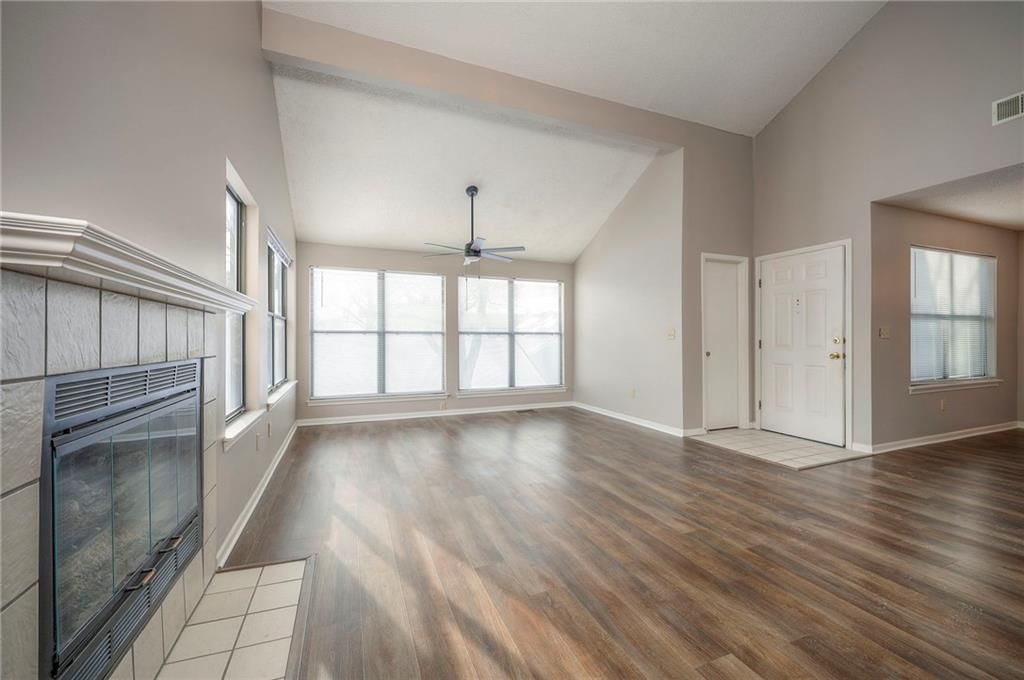 8848 W 106th Terrace — photo 4