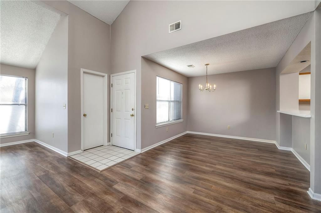 8848 W 106th Terrace — photo 9