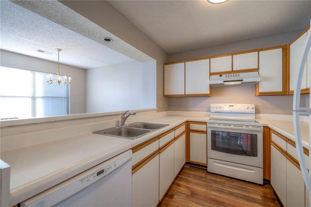 8848 W 106th Terrace — photo 13